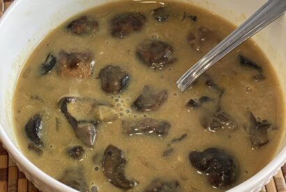 Thumbnail for Creamy Oil-Free Mushroom Soup – Healthy, Comforting & Perfect for Weight Loss